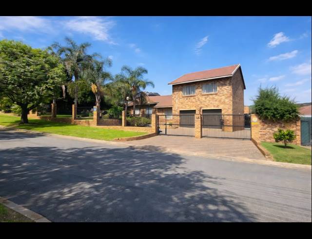 4 BEDROOM HOUSE FOR SALE IN SUIDEROORD